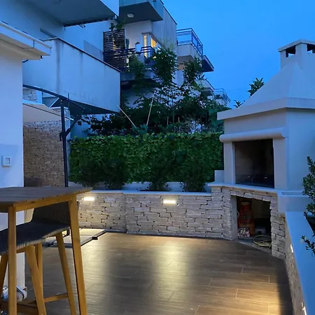 Apartment With Charming Terrace *